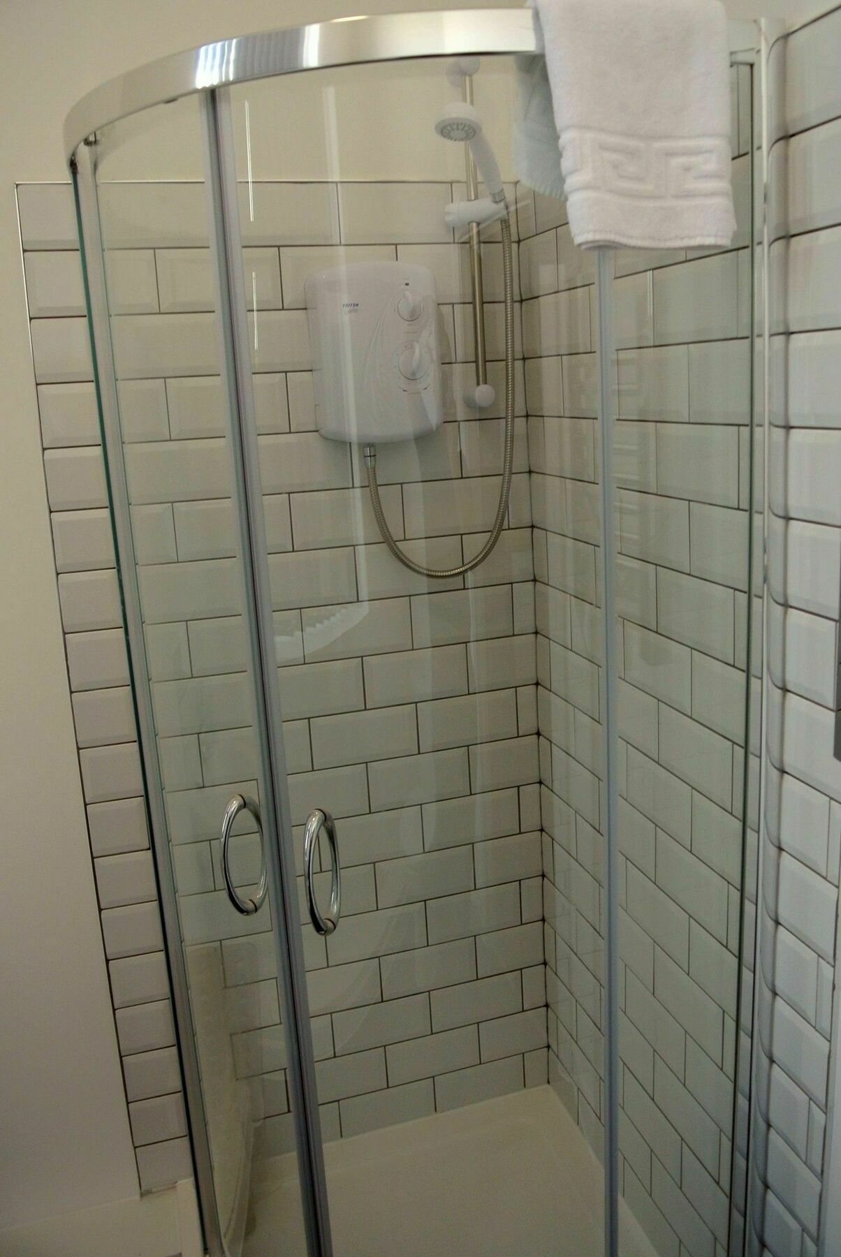 Approved Serviced Apartments Gorse Hill Манчестър Екстериор снимка