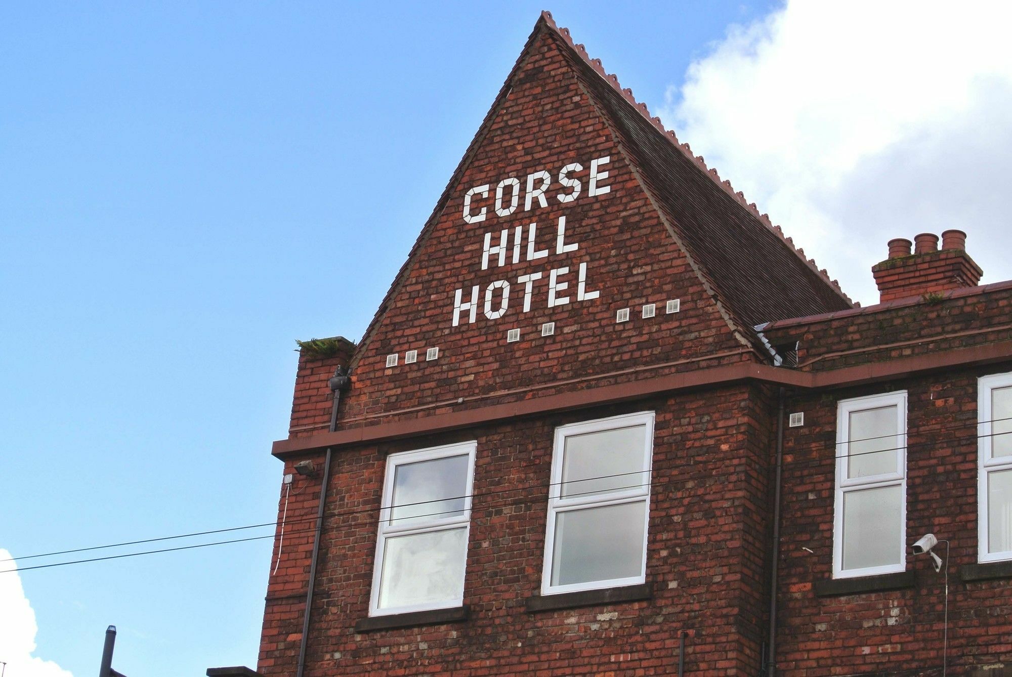 Approved Serviced Apartments Gorse Hill Манчестър Екстериор снимка